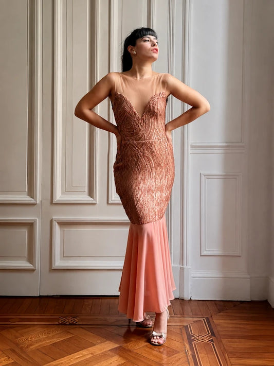Vestido Gótico Corazón – en lentejuela con volado en gasa