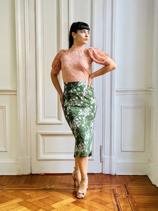 Conjunto rosa y estampado – Top Americano y Falda Smoking